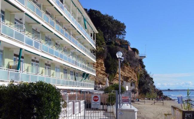 La Casa Sulla Spiaggia Apartment Nettuno Bagian luar foto