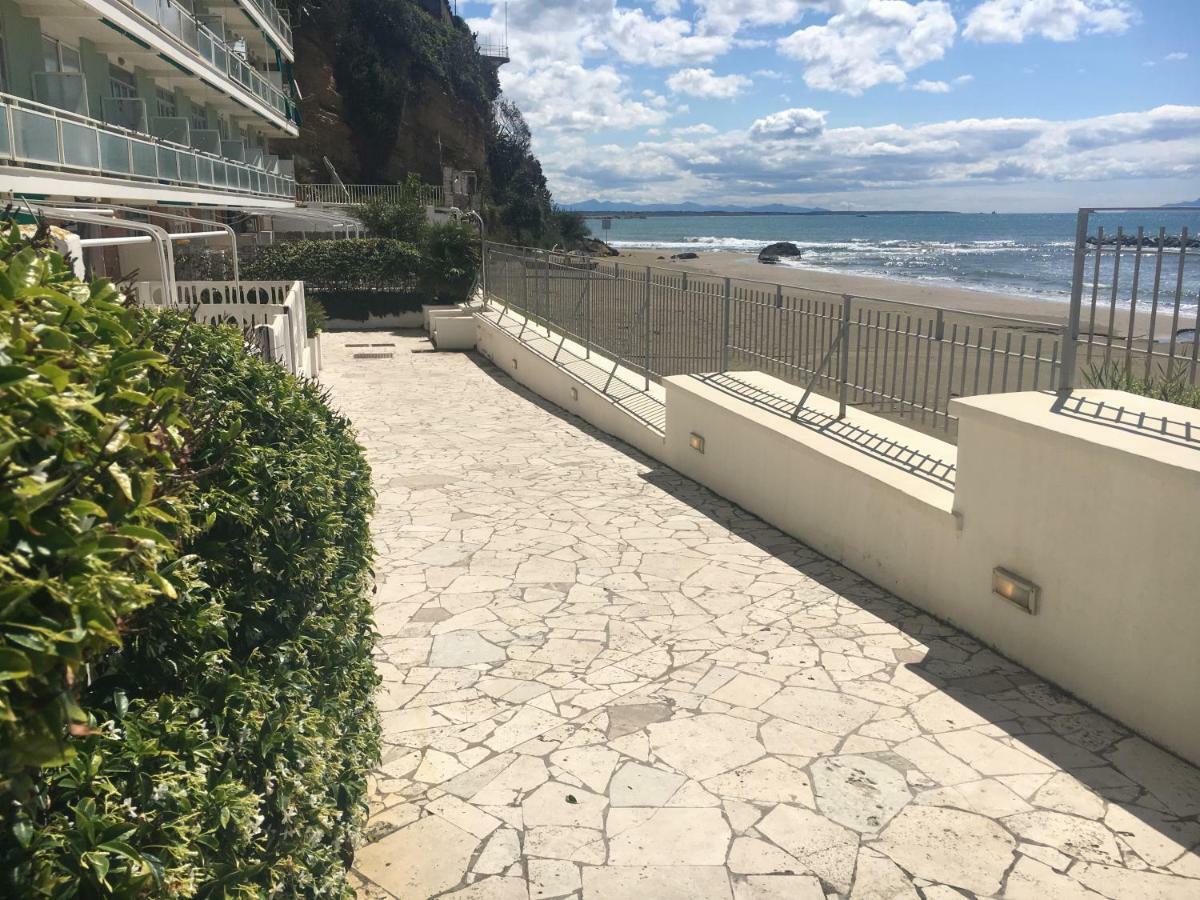 La Casa Sulla Spiaggia Apartment Nettuno Bagian luar foto